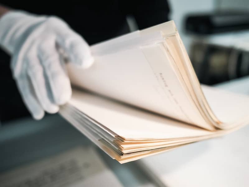 Cum să organizezi și să arhivezi documentele printate